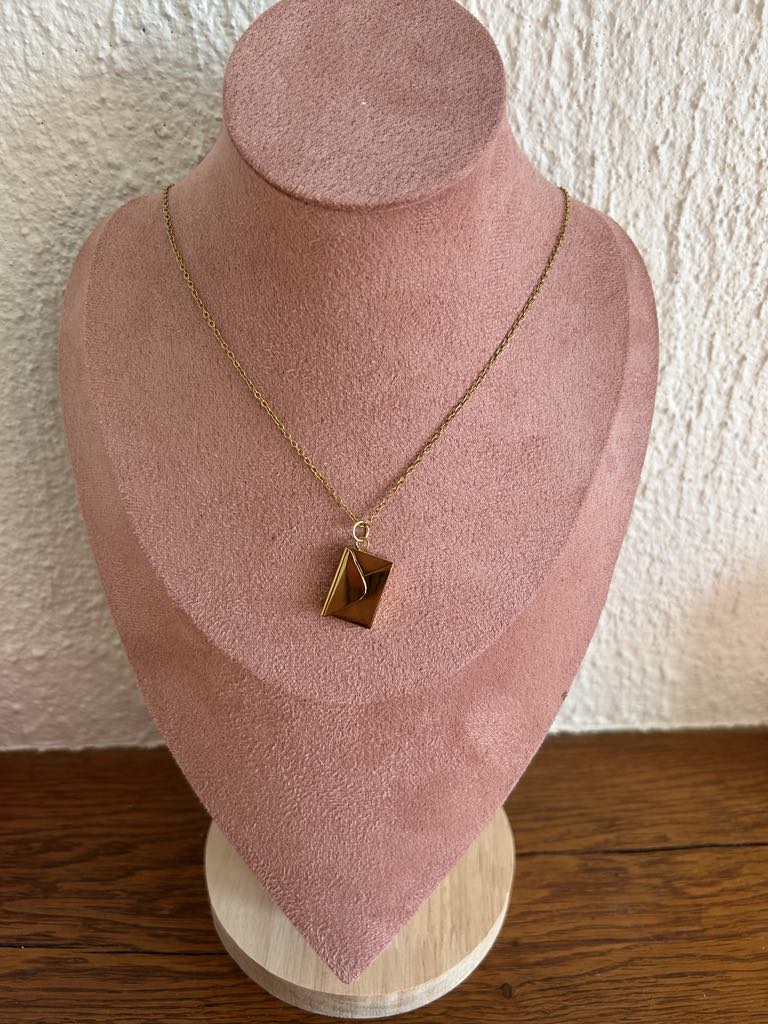 Collier enveloppe "I LOVE YOU"